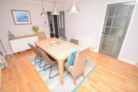 DINING ROOM-2.jpg