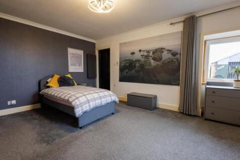 GROUND FLOOR BEDROOM ONE.JPG