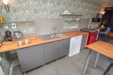 KITCHEN-DINING ROOM (3)-2.jpg