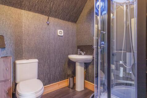 SHOWER ROOM-2.jpg