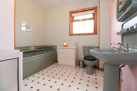 BATHROOM-2.jpg