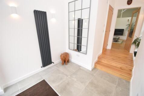 ENTRANCE HALL.JPG