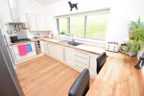 KITCHEN-BREAKFAST ROOM.JPG