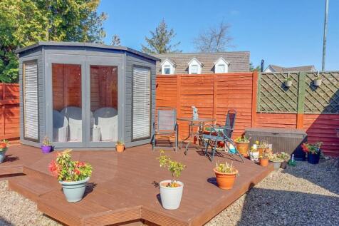 REAR GARDEN.jpg