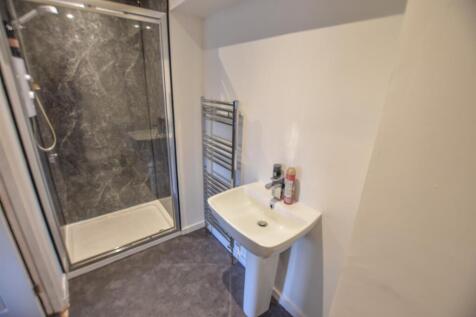 BEDROOM ONE EN-SUITE