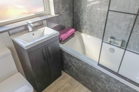 BATHROOM-2.jpg
