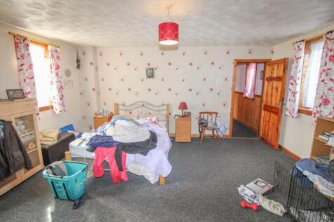 BEDROOM ONE.jpg