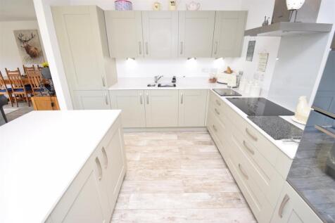 KITCHEN THREE .JPG
