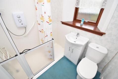 SHOWER ROOM.JPG