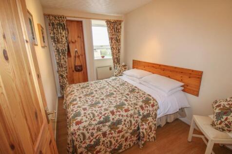 BEDROOM TWO-2.jpg