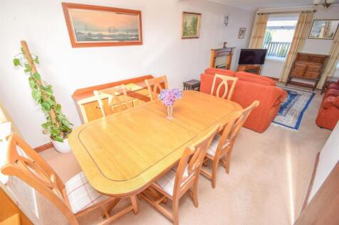 DINING AREA-2.jpg