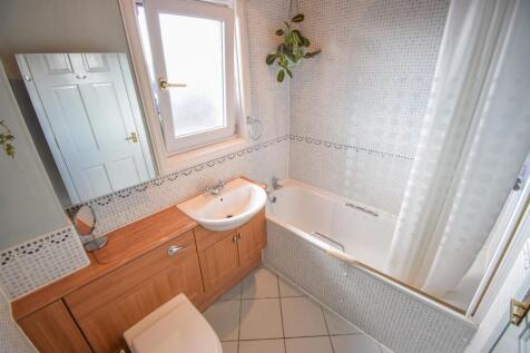 BATHROOM-2.jpg