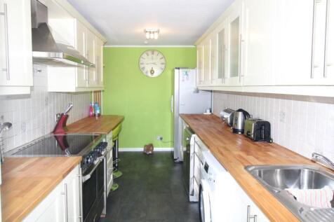 KITCHEN 2.JPG