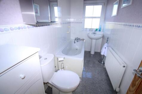 BATHROOM.JPG