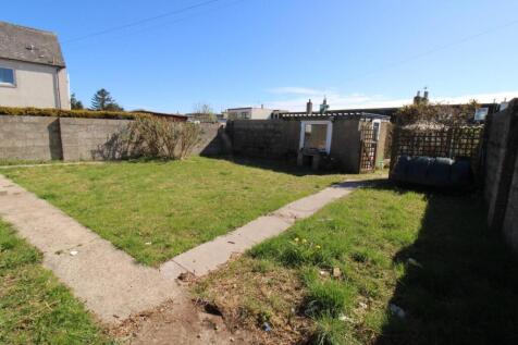 REAR GARDEN 2.JPG