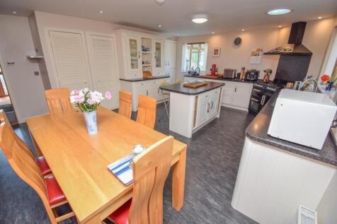 KITCHEN-DINER