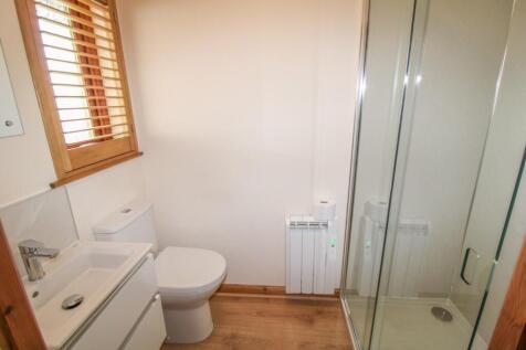 SHOWER ROOM-2.jpg