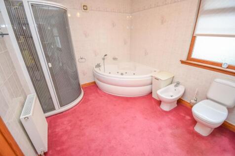 EN-SUITE BATHROOM-2.jpg