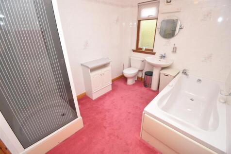 BATHROOM.JPG