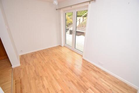 DINING AREA.JPG