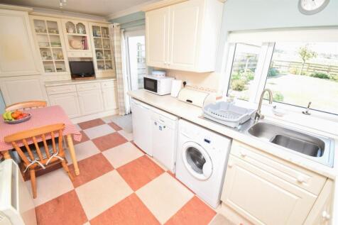 KITCHEN-BREAKFAST ROOM-2.jpg