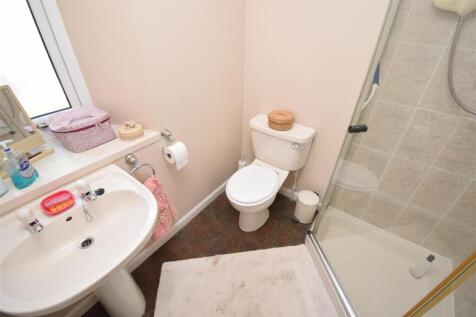 SHOWER ROOM.JPG