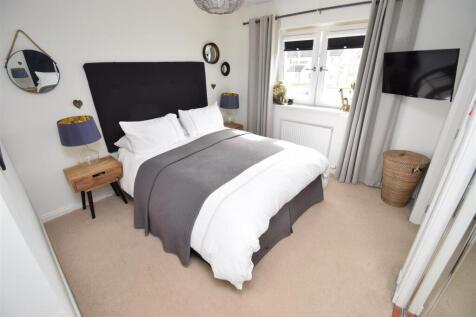 BEDROOM ONE.JPG