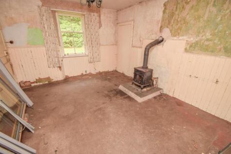 DINING ROOM-2.jpg