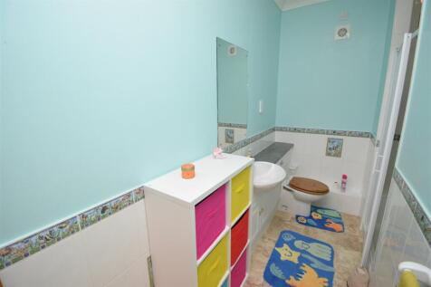 EN-SUITE SHOWER ROOM.JPG