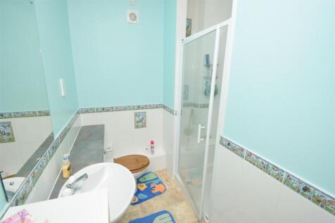 EN-SUITE SHOWER ROOM (2).JPG