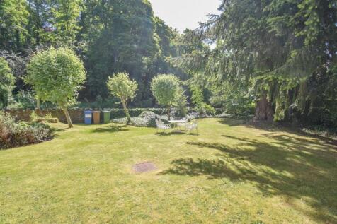 REAR GARDEN (2)-2.jpg