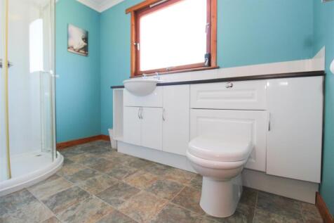 SHOWER ROOM.jpg