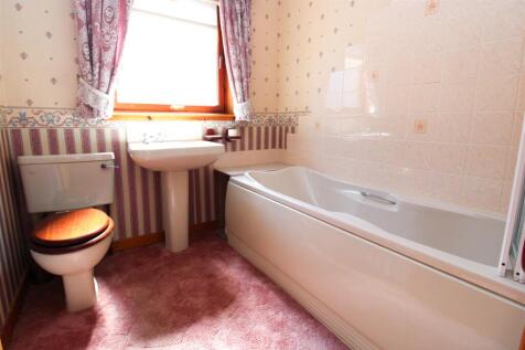 ANNEX BATHROOM.jpg
