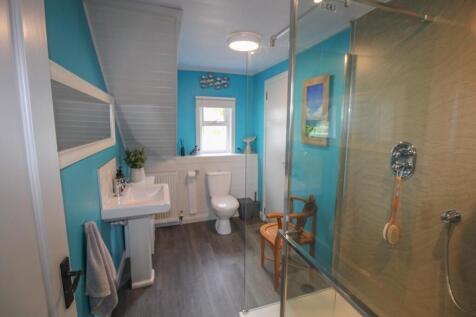 SHOWER ROOM (2).jpg