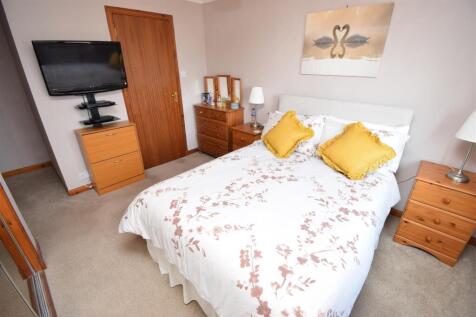 BEDROOM ONE (2).JPG