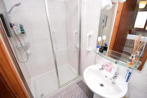 EN-SUITE SHOWER ROOM EDIT.jpg