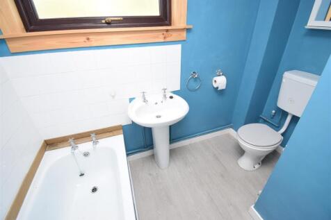 BATHROOM.JPG