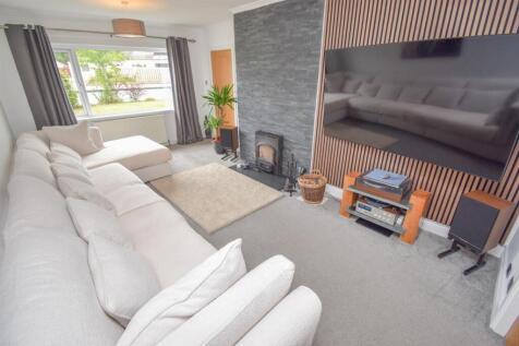 LOUNGE-2.jpg