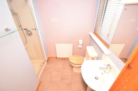 EN-SUITE SHOWER ROOM (2).JPG