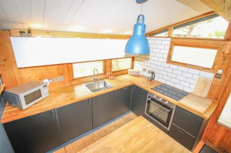 KITCHEN-2.jpg