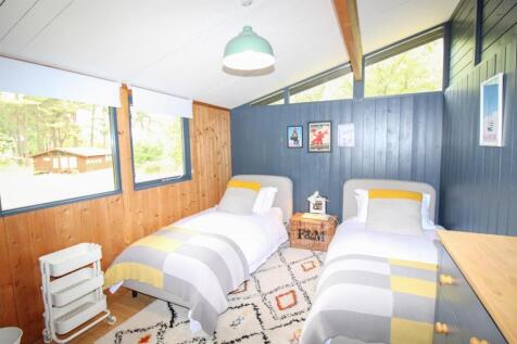 BEDROOM ONE-2.jpg