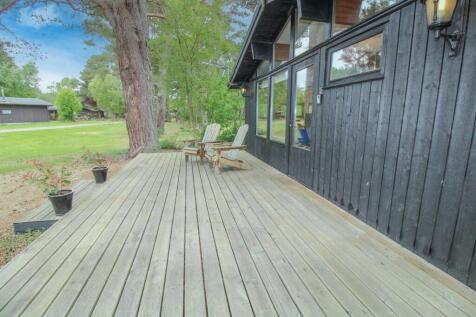 DECKING-2 EDIT.jpg