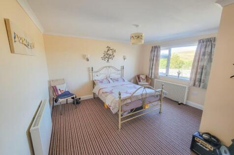 BEDROOM TWO.jpg