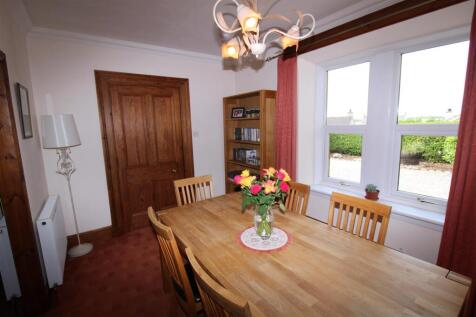 DINING ROOM (4).JPG