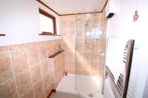 BEDROOM ONE EN-SUITE (2).JPG