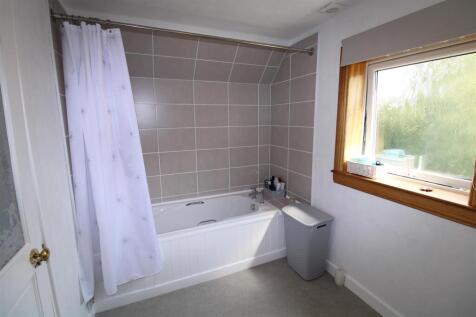 BATHROOM (5).JPG