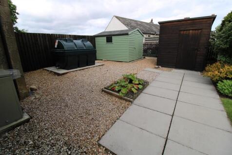 REAR SHEDS AREA (1).JPG
