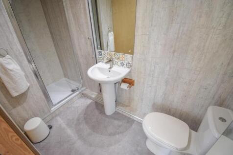 GARDEN ROOM SHOWER.jpg