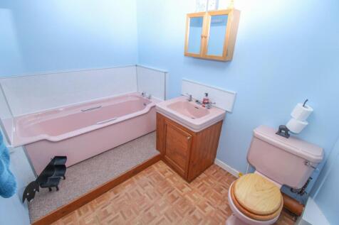 BATHROOM-2.jpg