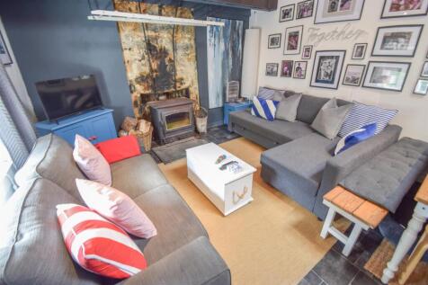 LOUNGE AREA-2.jpg